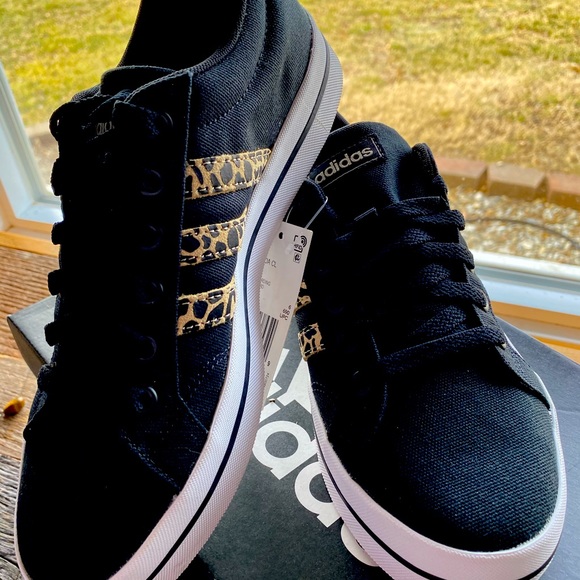 adidas Shoes - Addidas